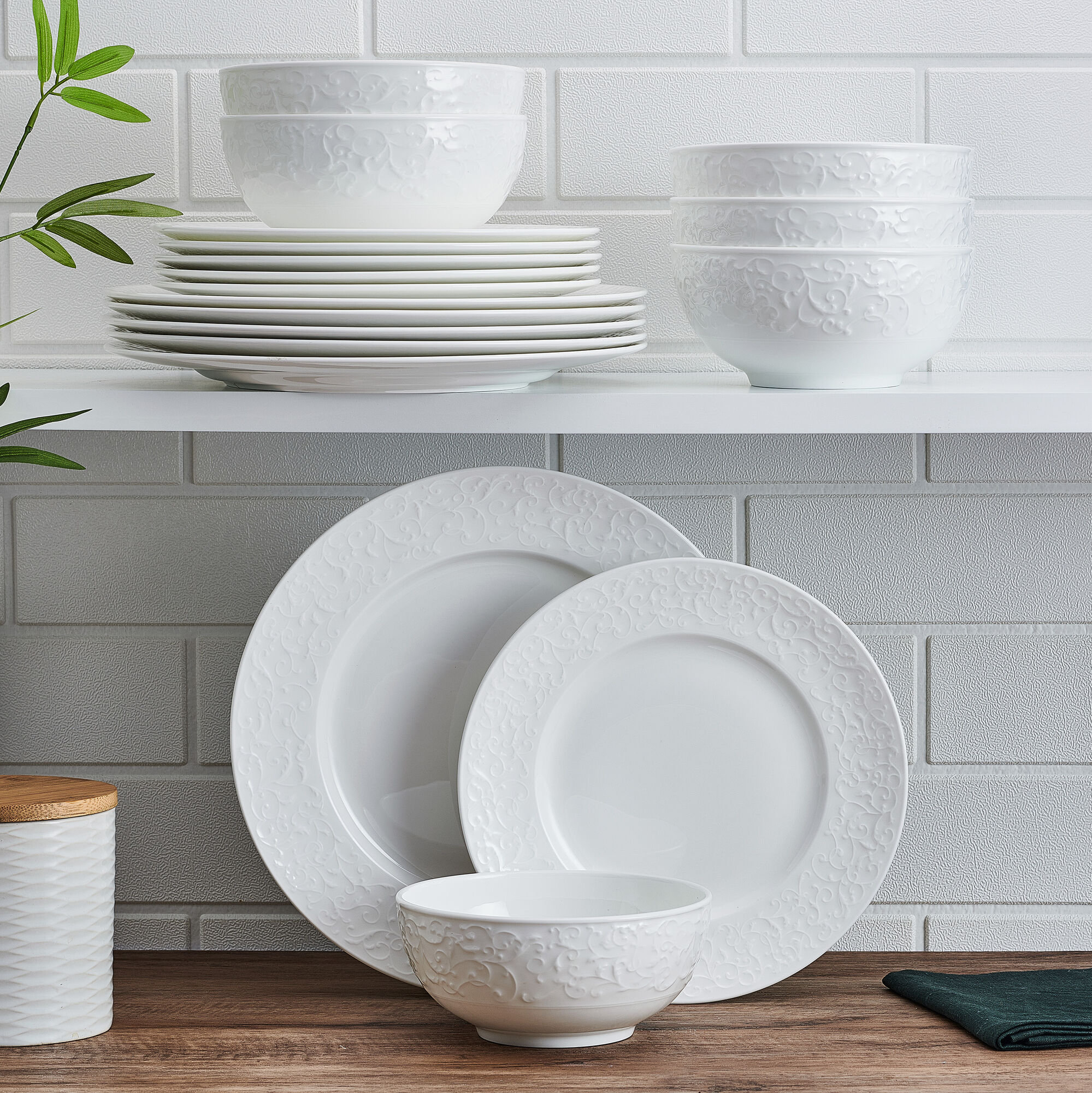 Mikasa Parchment White Chip Resistant 18 Piece Dinnerware Set